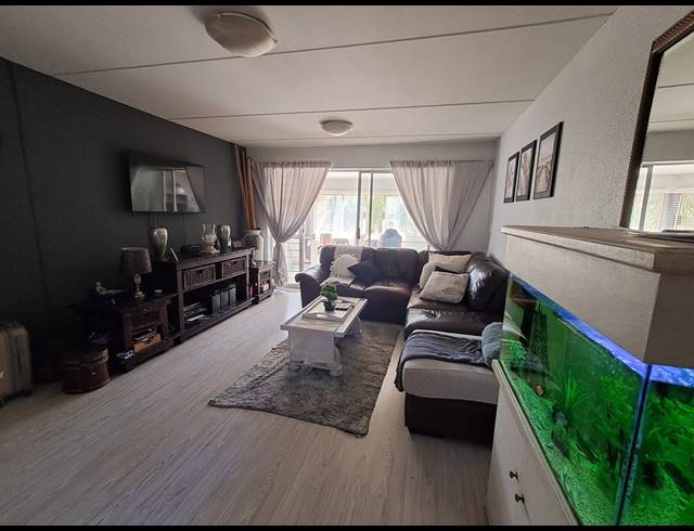 2 bed property to rent in MARAIS STEYN PARK